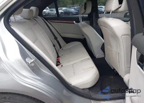 2010 Mercedes-Benz C 300 Sport 4Matic из США, поврежденный, VIN WDDGF8BB9AR125477